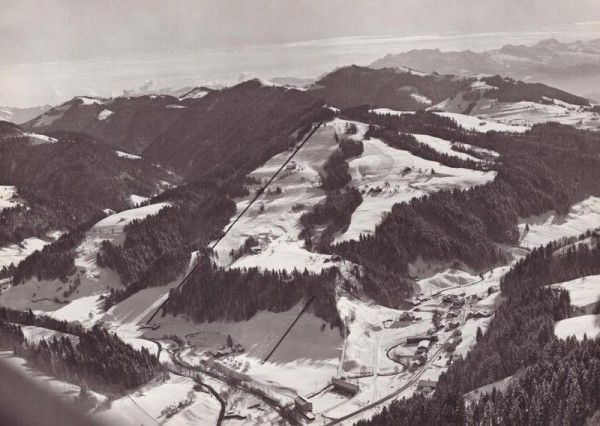 Skilift Steg, Tösstal ZH - Flugaufnahmen Vorderseite