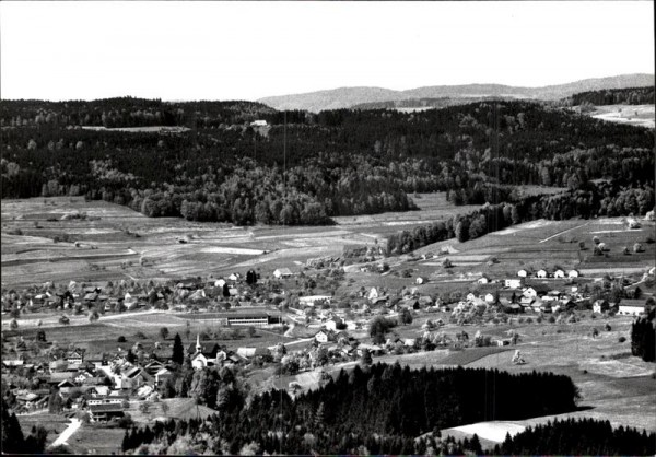 Hittnau, Flugaufnahme Vorderseite