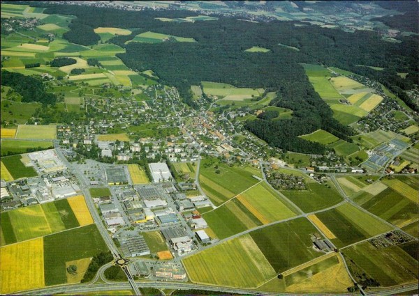 Bachenbülach,  Flugaufnahme Vorderseite