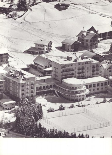 Grand-Hotel Schweizerhof, Lenzerheide  -  Flugaufnahmen Vorderseite