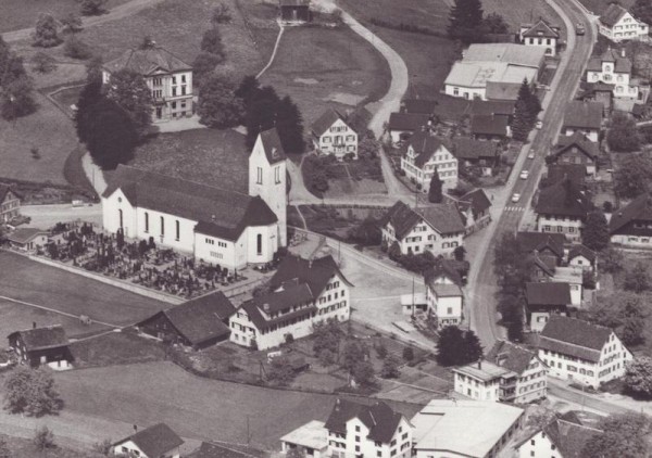 Gasthaus Adler, Schübelbach SZ  -  Flugaufnahmen Vorderseite