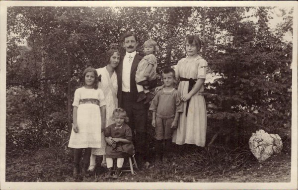 Familie im Garten