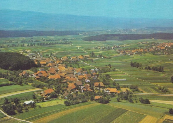 Finsterhennen BE - Flugaufnahmen Vorderseite