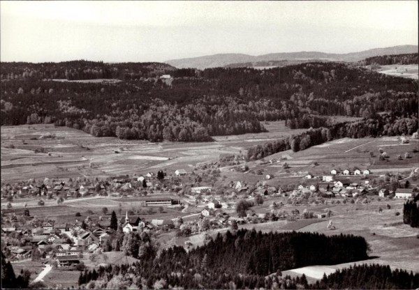 Hittnau, Flugaufnahme Vorderseite