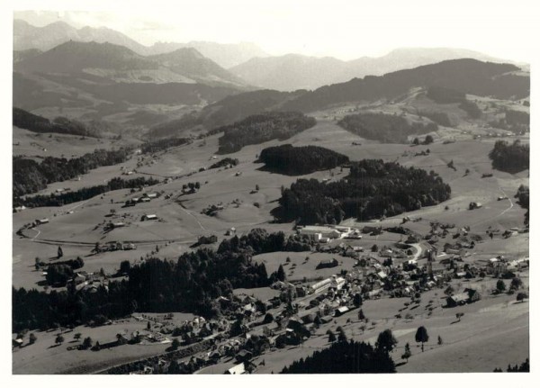 9104 Waldstatt, Urnäscherstrasse / Hintergrund: Hochalp-Säntis Vorderseite