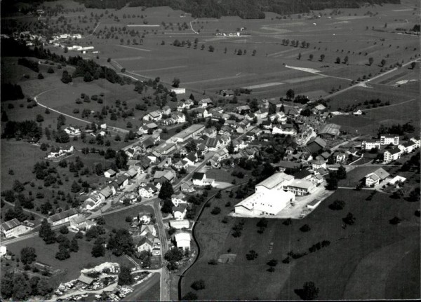 Balterswil,  Flugaufnahme Vorderseite