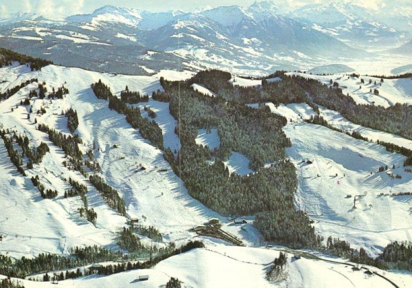 Skigebiet Atzmännig, Goldingen - Flugaufnahmen Vorderseite