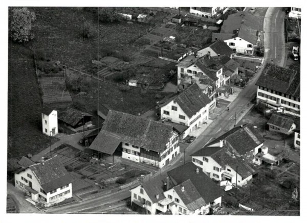 Grüningen, Flugaufnahme Vorderseite