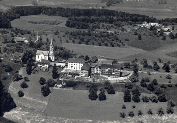 Kurhaus "Marienburg", St.Petersburg TG  -  Flugaufnahmen Vorderseite