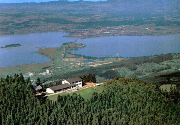 Blick vom Etzel  -  Flugaufnahmen Vorderseite