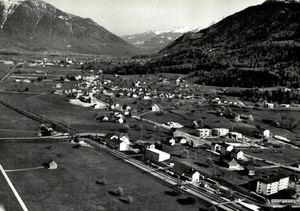 Gutenbrunn, Schübelbach SZ - Flugaufnahmen Vorderseite