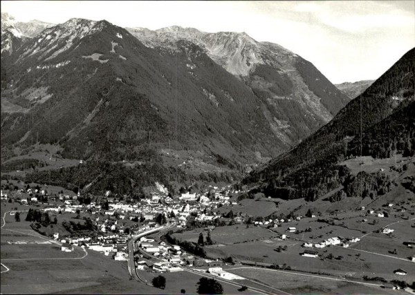 Schwanden, Flugaufnahme Vorderseite