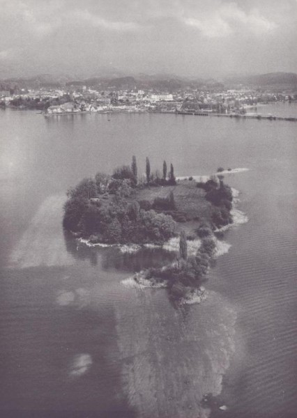 Insel Lützelau im Zürichsee  -  Flugaufnahmen Vorderseite